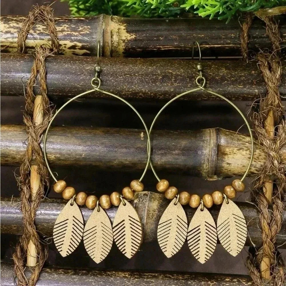 NEW Round Wood Leaf Decor Drop Earrings